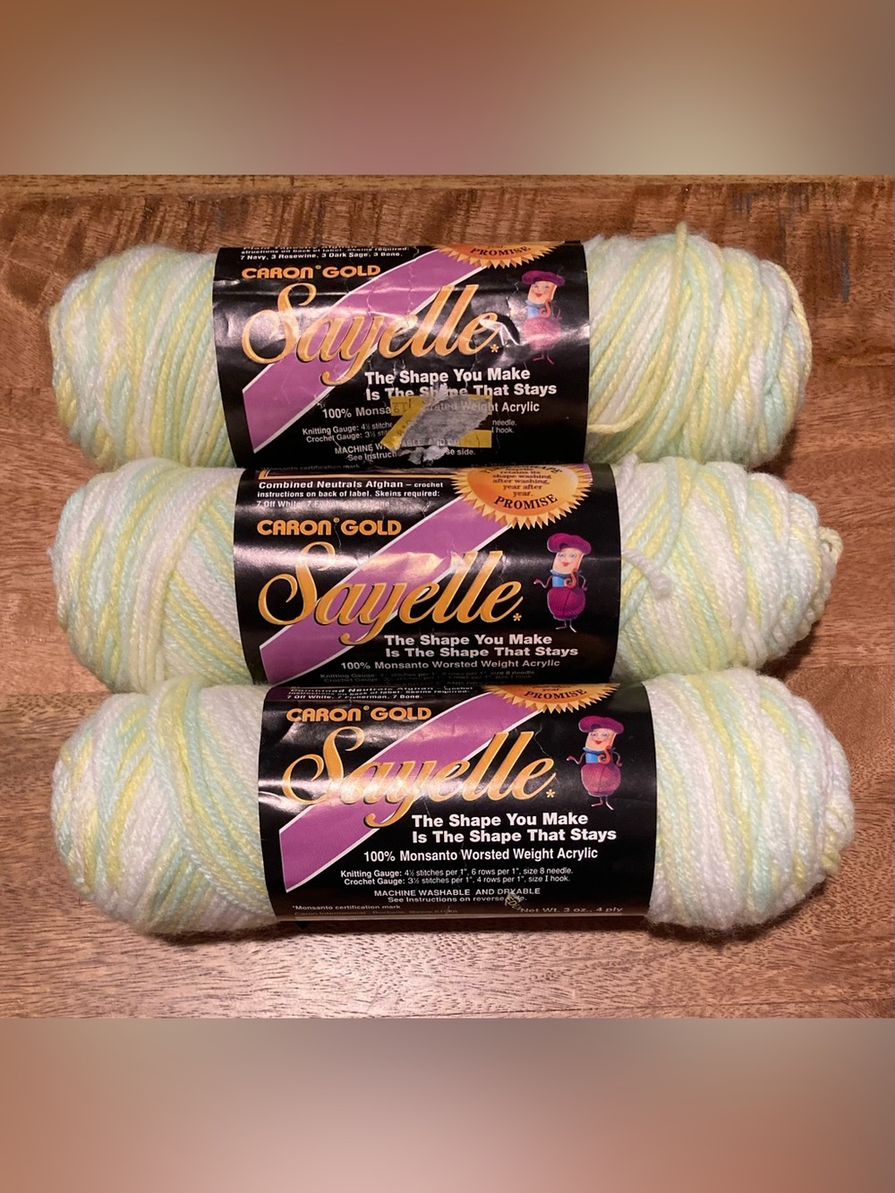 VTG Caron Gold Sayelle Permashape Yarn